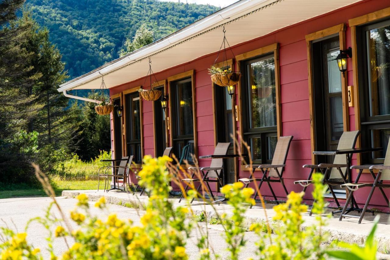 Auberge De Jeunesse Le Camp De Base LʼAnse-Saint-Jean Εξωτερικό φωτογραφία